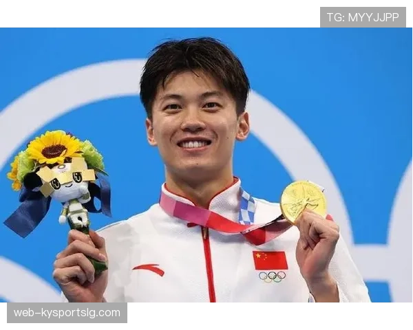 汪顺训练完直接啃鸡胸肉，这自律我连看都不敢看